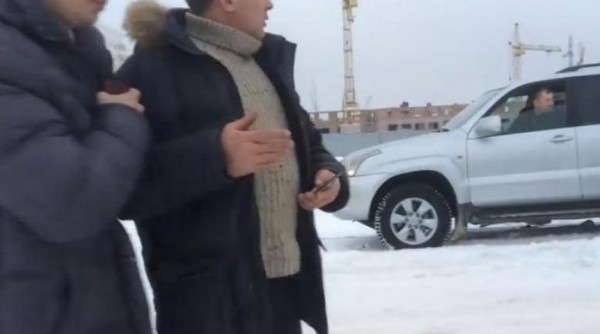 СМИ: Спешивший на вызов и наоравший на федеральных чиновников газовщик уволен с работы СМИ: Спешивший на вызов и наоравший на федеральных чиновников газовщик уволен с работы