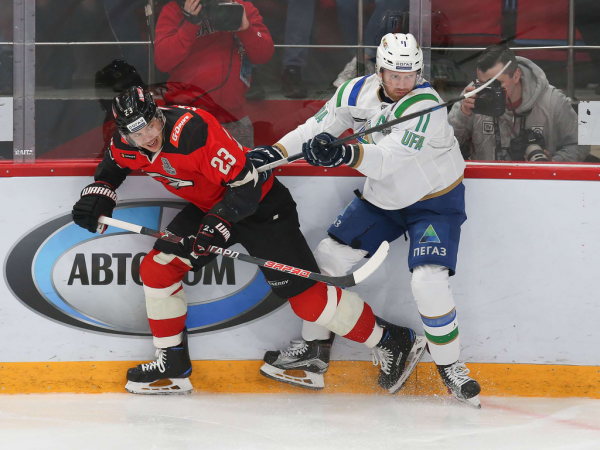 
        1/4 Востока, матч №5. «Авангард» - «Салават Юлаев» 3:6. Послематчевая пресс-конференция (ВИДЕО)
      