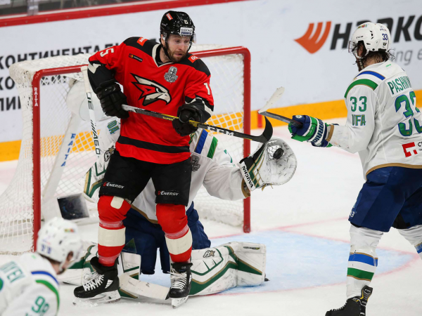 
        1/4 Востока, матч №5. «Авангард» - «Салават Юлаев» 3:6. Послематчевая пресс-конференция (ВИДЕО)
      