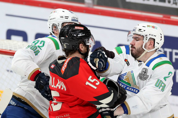 
        1/4 Востока, матч №5. «Авангард» - «Салават Юлаев» 3:6. Послематчевая пресс-конференция (ВИДЕО)
      