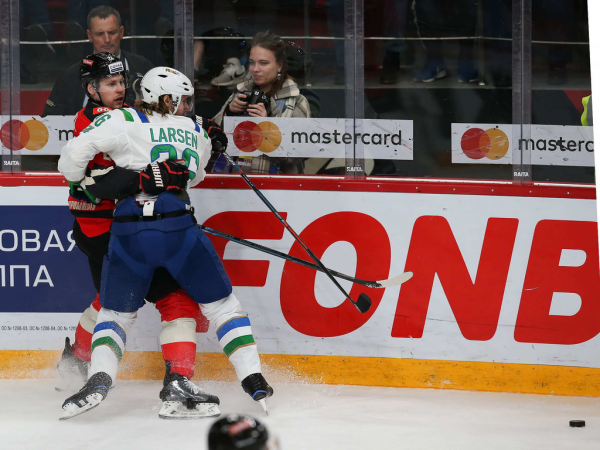 
        1/4 Востока, матч №5. «Авангард» - «Салават Юлаев» 3:6. Послематчевая пресс-конференция (ВИДЕО)
      