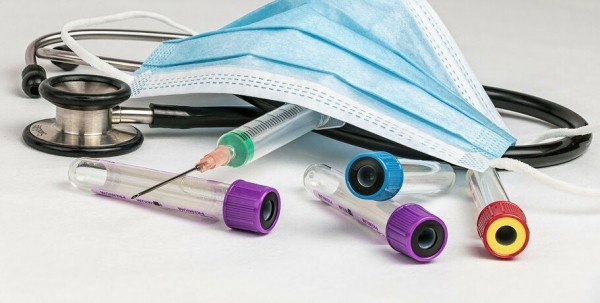 Медики назвали число омичей, наблюдаемых из-за угрозы инфекции Медики назвали число омичей, наблюдаемых из-за угрозы инфекции