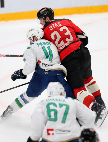 «Добавили в скорости и больше прессинговали соперника». Комментарии после первого матча серии с Уфой (ВИДЕО)
«Добавили в скорости и больше прессинговали соперника». Комментарии после первого матча серии с Уфой (ВИДЕО)