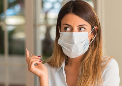 Число омичей на домашнем карантине выросло втрое