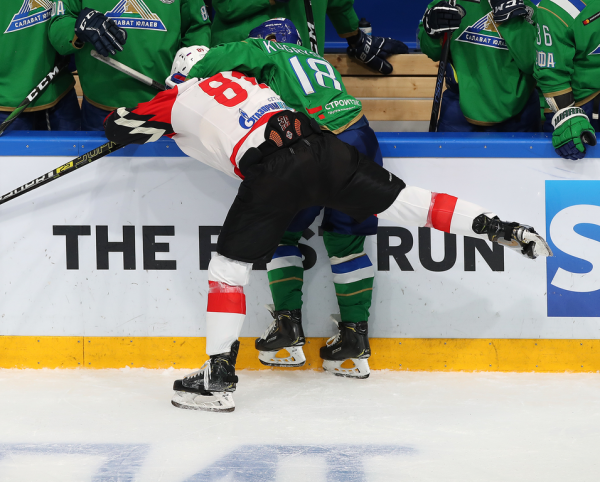 
        «Авангард» одержал разгромную победу в Уфе и сравнял счёт в серии!
      