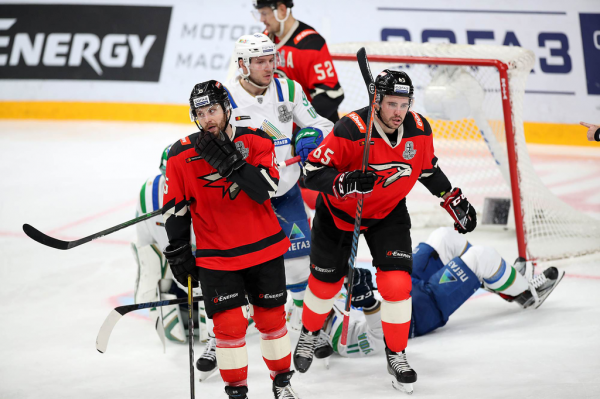 
        1/4 Востока, матч №5. «Авангард» - «Салават Юлаев» 3:6. Послематчевая пресс-конференция (ВИДЕО)
      