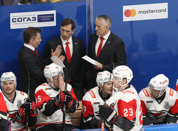 
        «Салават Юлаев» выходит вперёд. Главные события третьего матча серии
      