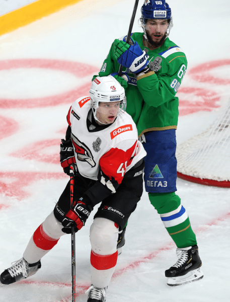
        «Никто не хочет уступать, поэтому и эмоции, и борьба, и такой накал на льду». Емелин, Семёнов и Франсон о победе в четвертом матче серии
      