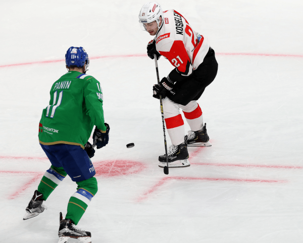 
        «Салават Юлаев» выходит вперёд. Главные события третьего матча серии
      