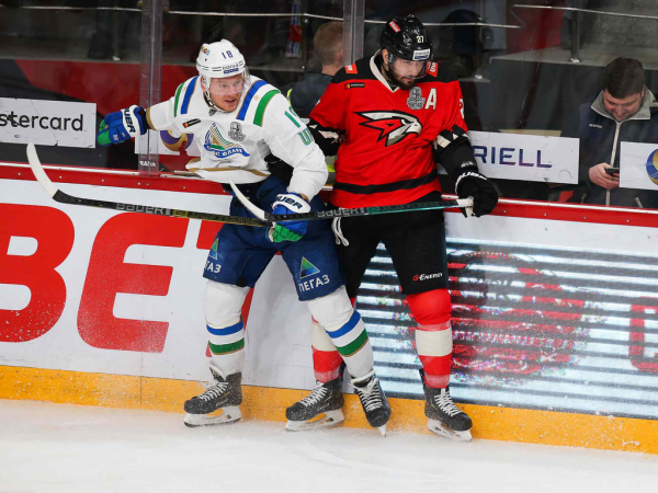 
        1/4 Востока, матч №5. «Авангард» - «Салават Юлаев» 3:6. Послематчевая пресс-конференция (ВИДЕО)
      