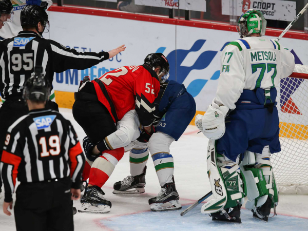 
        Права на ошибку больше нет. Как «Авангард» уступил «Салавату» в пятом матче серии
      