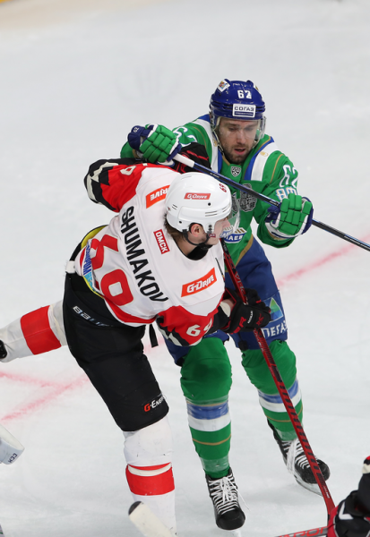 
        «Никто не хочет уступать, поэтому и эмоции, и борьба, и такой накал на льду». Емелин, Семёнов и Франсон о победе в четвертом матче серии
      