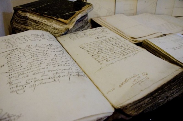 Год 1722-й. Самая старая метрическая книга России хранится в Омском архиве