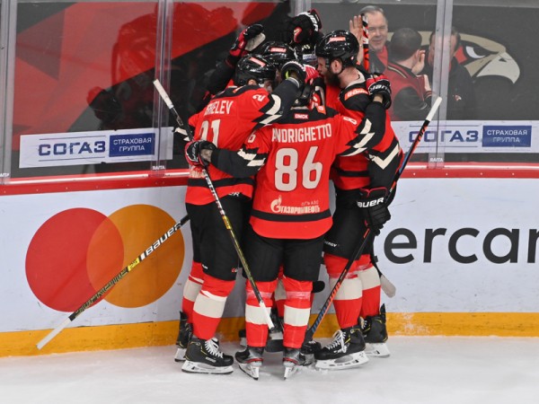 
        «Авангард» начинает плей-офф с победы! Главные события первого матча серии с «Салаватом Юлаевым»
      