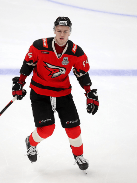 
        Права на ошибку больше нет. Как «Авангард» уступил «Салавату» в пятом матче серии
      