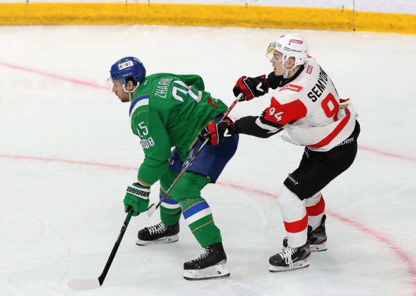 
        «Салават Юлаев» выходит вперёд. Главные события третьего матча серии
      