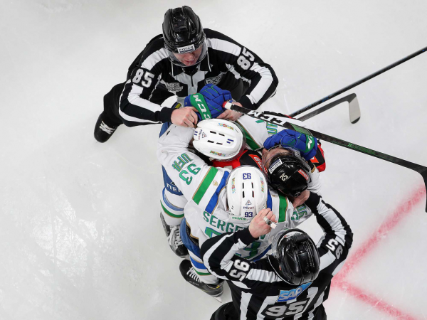 
        1/4 Востока, матч №5. «Авангард» - «Салават Юлаев» 3:6. Послематчевая пресс-конференция (ВИДЕО)
      