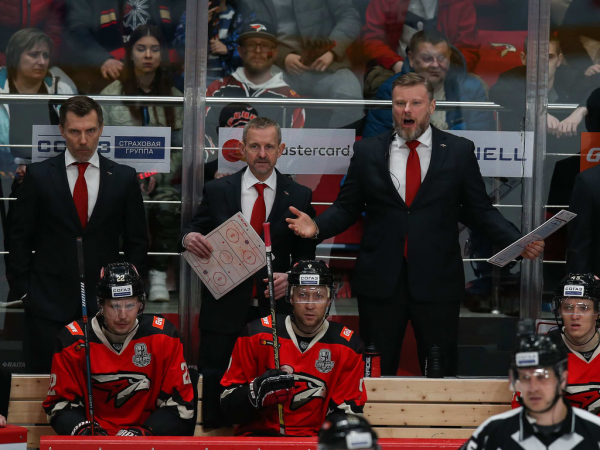 
        1/4 Востока, матч №5. «Авангард» - «Салават Юлаев» 3:6. Послематчевая пресс-конференция (ВИДЕО)
      