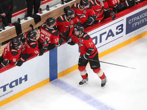 
        1/4 Востока, матч №5. «Авангард» - «Салават Юлаев» 3:6. Послематчевая пресс-конференция (ВИДЕО)
      