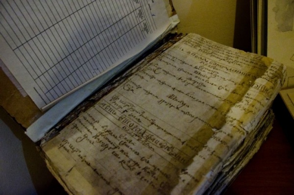 Год 1722-й. Самая старая метрическая книга России хранится в Омском архиве