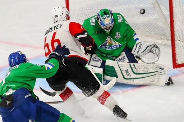 В пятой игре серии омский «Авангард» уступил «Салавату Юлаеву» 6:3 В пятой игре серии омский «Авангард» уступил «Салавату Юлаеву» 6:3