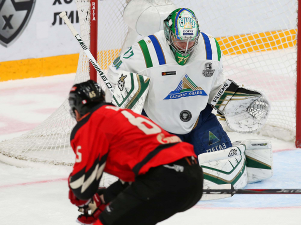 
        1/4 Востока, матч №5. «Авангард» - «Салават Юлаев» 3:6. Послематчевая пресс-конференция (ВИДЕО)
      