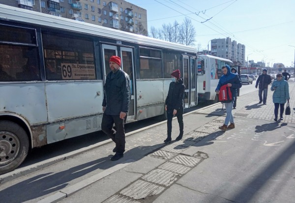 Город замер (не совсем): первый день Омска в режиме изоляции. Фоторепортаж Город замер (не совсем): первый день Омска в режиме изоляции. Фоторепортаж
