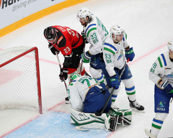 «Добавили в скорости и больше прессинговали соперника». Комментарии после первого матча серии с Уфой (ВИДЕО)
«Добавили в скорости и больше прессинговали соперника». Комментарии после первого матча серии с Уфой (ВИДЕО)