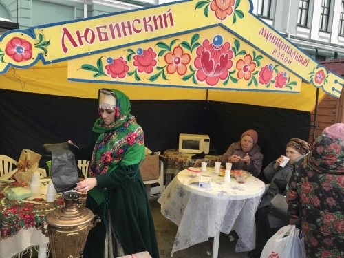 Приходи, весна-красна: как омичи провожали Масленицу на Любинском