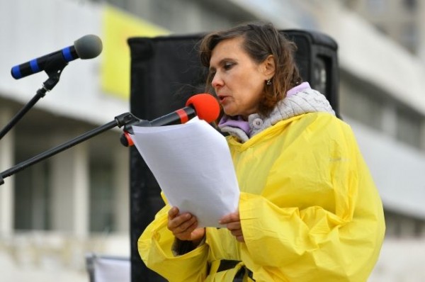 В центре города омичи организовали пикет против пенсионной реформы