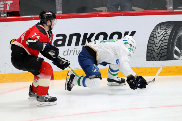 
        Права на ошибку больше нет. Как «Авангард» уступил «Салавату» в пятом матче серии
      