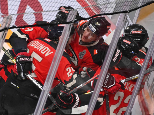 «Добавили в скорости и больше прессинговали соперника». Комментарии после первого матча серии с Уфой (ВИДЕО)
«Добавили в скорости и больше прессинговали соперника». Комментарии после первого матча серии с Уфой (ВИДЕО)