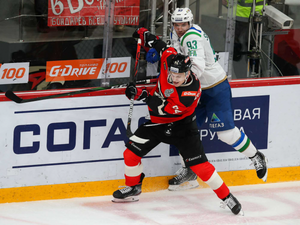 
        Права на ошибку больше нет. Как «Авангард» уступил «Салавату» в пятом матче серии
      