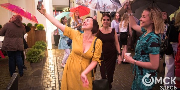 Образование, брак, дети - статистики назвали приоритеты омичек