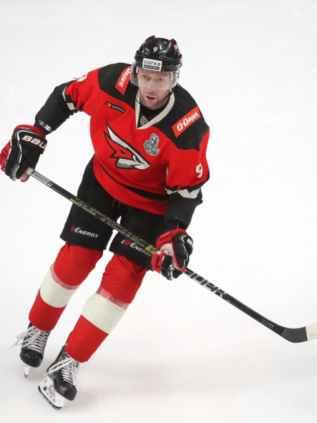 
        1/4 Востока, матч №5. «Авангард» - «Салават Юлаев» 3:6. Послематчевая пресс-конференция (ВИДЕО)
      