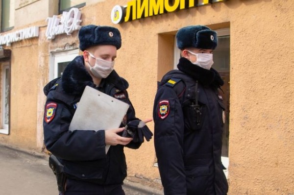 В центре Омска разгоняли нарушителей самоизоляции