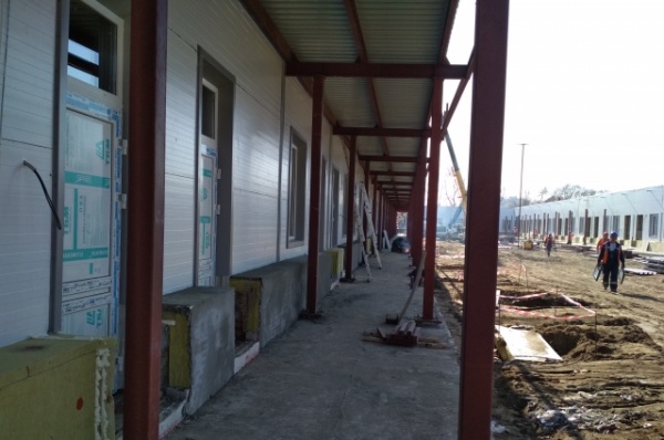 Госпиталь за 41 день. Смотрим, как строится медицинский центр в Омске