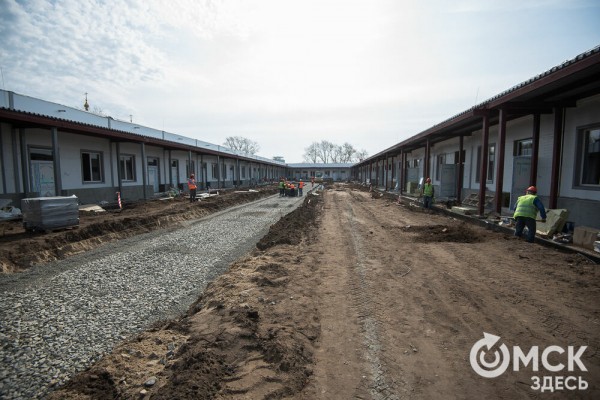 Фоторепортаж: как строят омский военный госпиталь на 100 мест