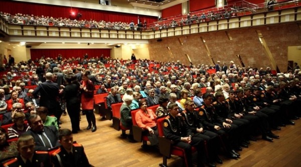 Праздник бравых мужчин: в Омске отмечают День защитника Отечества