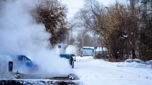 Находчивый омич придумал оригинальный способ прогрева машины в морозы Находчивый омич придумал оригинальный способ прогрева машины в морозы