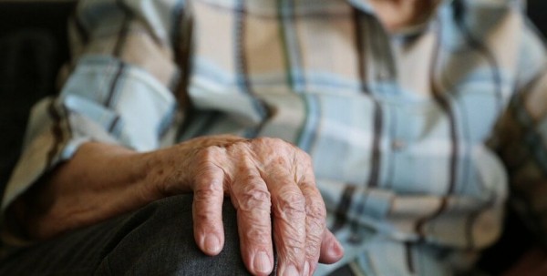 Омичам старше 65 лет продлили период самоизоляции до конца апреля