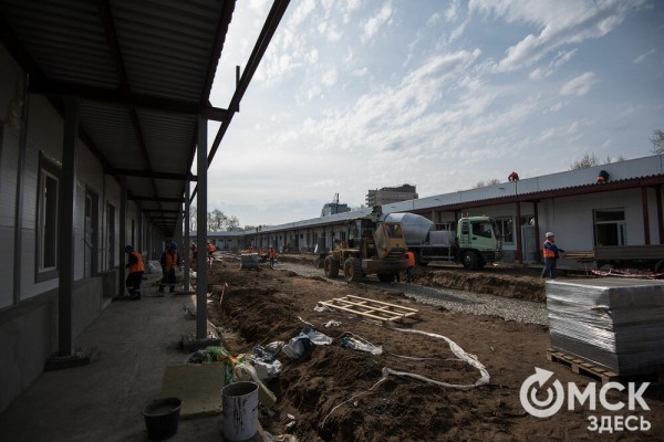 Фоторепортаж: как строят омский военный госпиталь на 100 мест