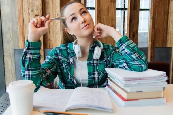 Омский политех организовал отправку 159 студентов из Казахстана домой Омский политех организовал отправку 159 студентов из Казахстана домой