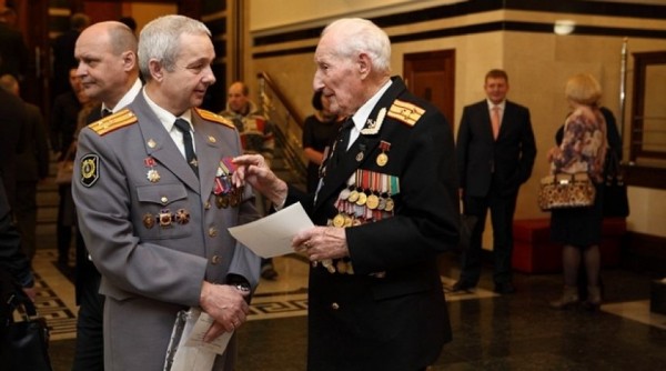 Праздник бравых мужчин: в Омске отмечают День защитника Отечества