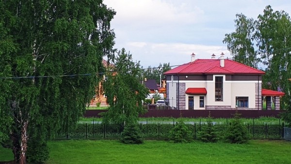 Бурков официально разрешил омичам ездить на дачи 