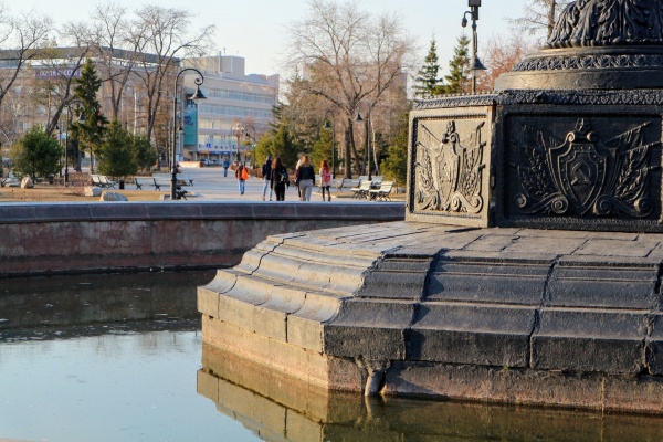 Самоизоляция под ударом: омичи снова толпами вышли на улицу, несмотря на запрет 