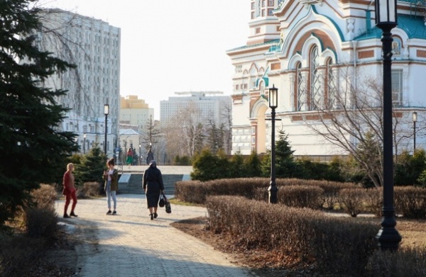 Самоизоляция под ударом: омичи снова толпами вышли на улицу, несмотря на запрет 