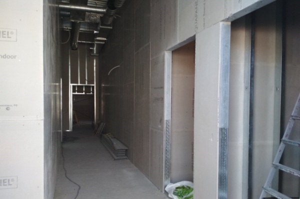 Госпиталь за 41 день. Смотрим, как строится медицинский центр в Омске