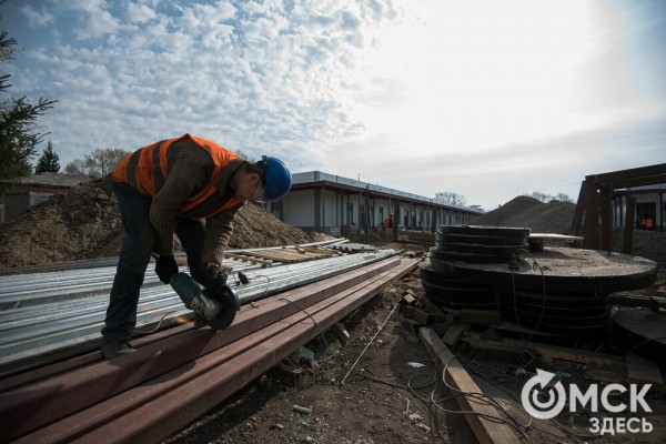 Фоторепортаж: как строят омский военный госпиталь на 100 мест