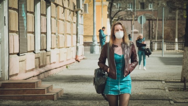 Омичей обязали носить маски в закрытых помещениях 